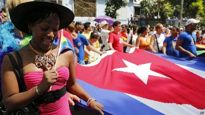 Дочь Рауля Кастро организовала в Гаване гей-парад