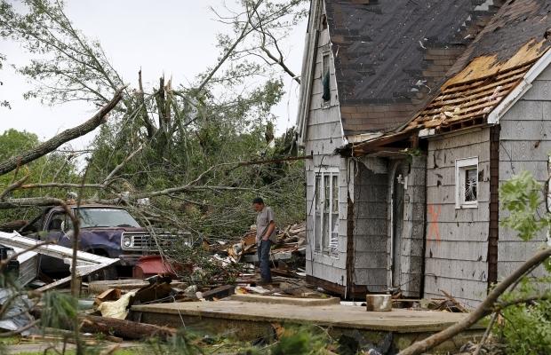 В США из-за разрушительного торнадо объявлено чрезвычайное положение, есть погибшие (ФОТО)