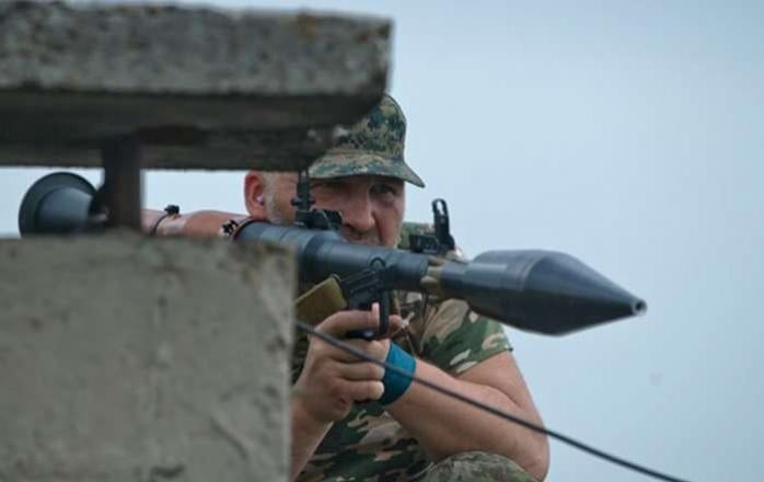 Террористы на Донбассе активно стреляют из противотанкового оружия