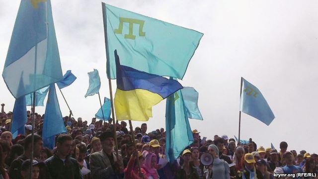 У Криму близько 3 тис. татар сходять на Чатир-Даг у пам’ять про жертв депортації