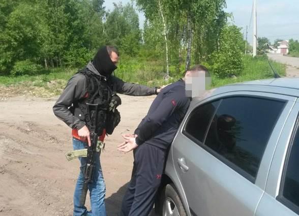 У Житомирській області затримано неонациста, який торгував зброєю із зони АТО (ФОТО)