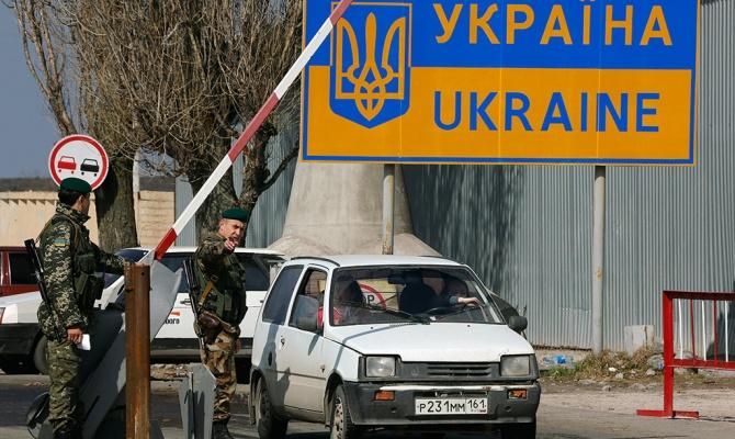 У Росії заявляють про блокування Україною вантажних потоків до Криму