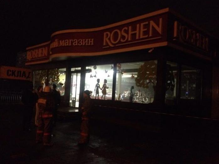У Києві вночі підірвали магазин Roshen (ФОТО, ВІДЕО)