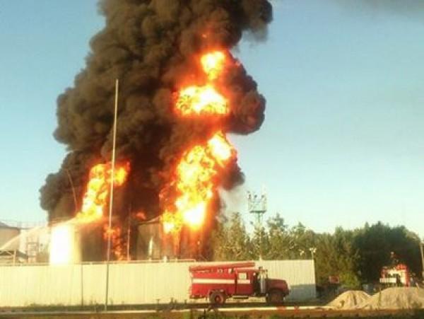 Шкиряк назвал возможные причины пожара на нефтебазе под Киевом