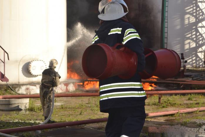 Внаслідок ранкового вибуху на нафтобазі постраждалих немає — РДА