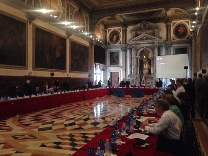Венецианская комиссия советует не отменять полностью депутатскую неприкосновенность