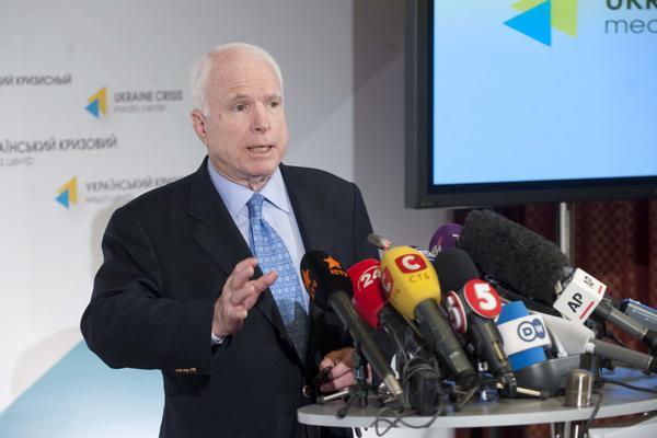 Маккейн переконався в критичній необхідності Україні зброї і вмовлятиме Обаму