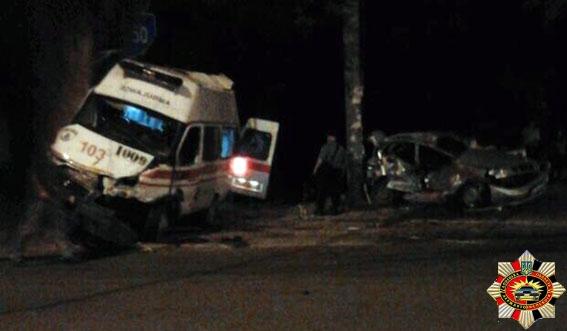В Мариуполе произошло ДТП: водитель Lanos не пропустил «скорую» с ранеными