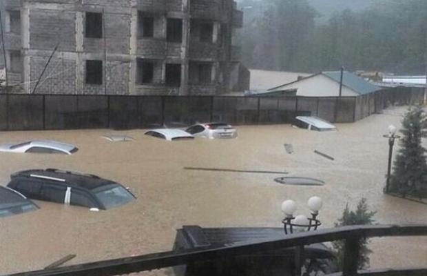 При наводнении в Сочи погиб мужчина