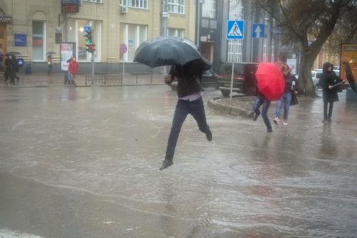 У ДСНС попереджають про сильні зливи на Закарпатті