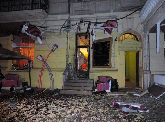 Нічний вибух біля ресторану в Одесі визначили як теракт (ВІДЕО)