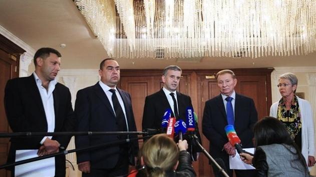 В Минске обсудили выплату пенсий и водоснабжение Донбасса, решения по отводу оружия примут позже