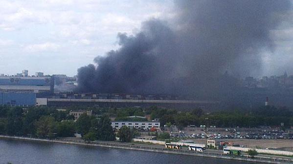 У Москві масштабна пожежа охопила завод ЗІЛ (ФОТО, ВІДЕО)