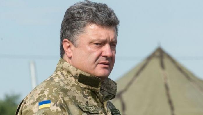 Порошенко сообщил об освобождении из плена десяти украинских бойцов
