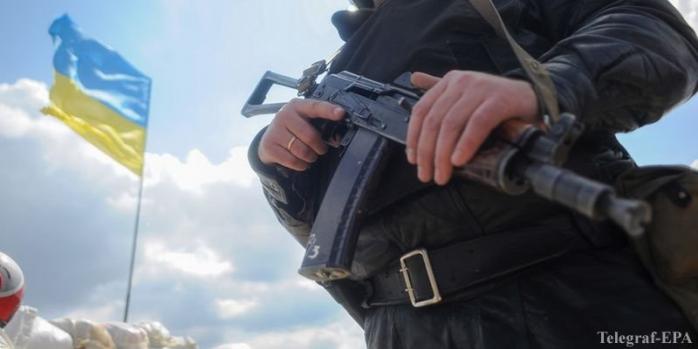 На Луганщині внаслідок вибуху й аварії бронемашини поранені четверо військових