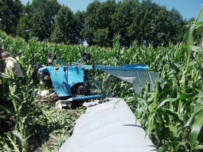 На Чернігівщині впав легкомоторний літак, пілот загинув (ФОТО)