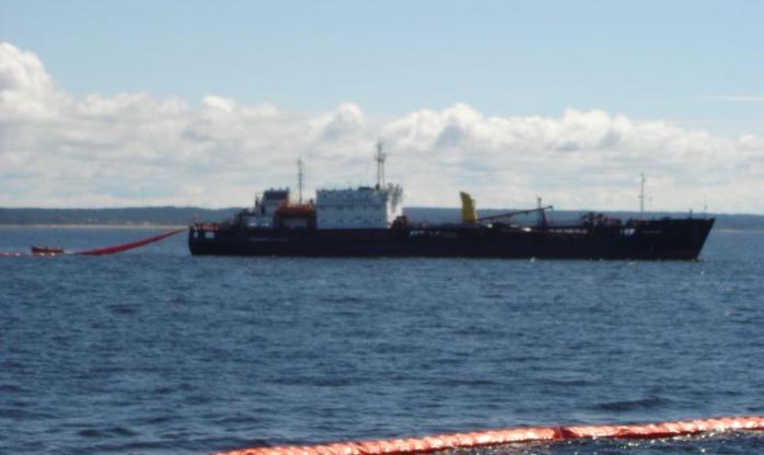 У берегов Крыма российские пограничники задержали украинский танкер-призрак