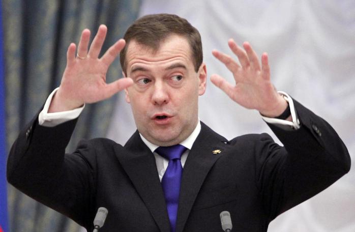 Медведев: Россия выступает за территориальную целостность Украины, но без Крыма