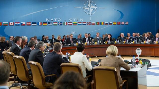 В Брюсселе открылось экстренное заседание НАТО
