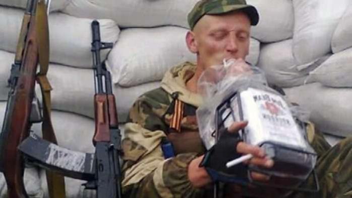 Под Луганском пьяные боевики на БТР разбили два автомобиля и устроили стрельбу — пресс-центр АТО