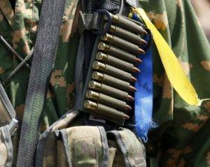 На Донбасі загинув іще один боєць АТО, дев’ятьох поранено