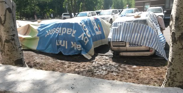 Вночі в Донецьку невідомі спалили чотири автомобілі ОБСЄ (ФОТО)