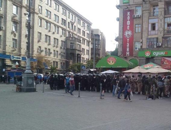 У Києві українські вболівальники атакували міліціонерів