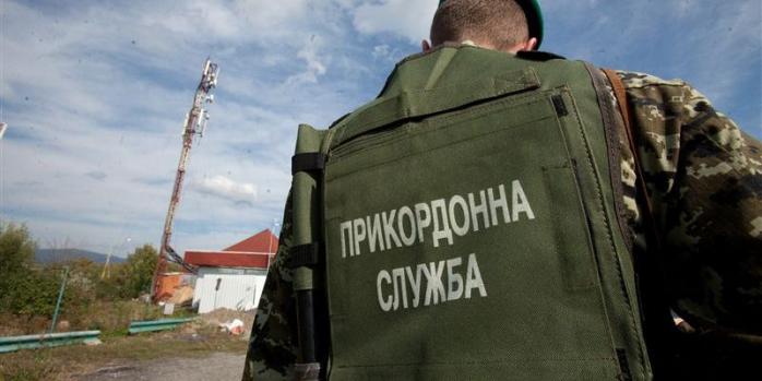 Пограничники поймали на взятке в 20 тыс. грн водителя, перевозившего продукты в ДНР