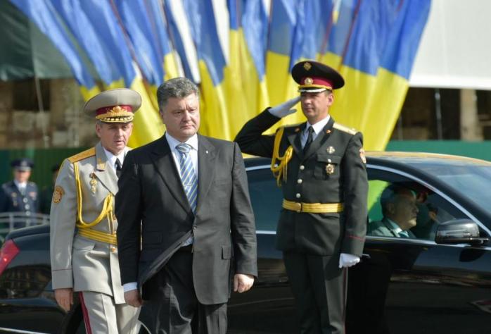 Порошенко привітав українців з Днем Незалежності