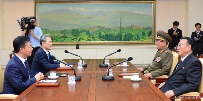 Південна Корея і КНДР ведуть переговори більше 24 годин