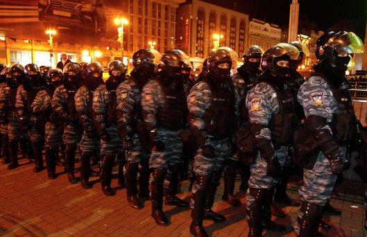 ГПУ остановила следствие по делу разгона Майдана — адвокат Януковича