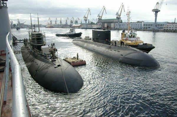 Іспанія дозволила дозаправку російського підводного човна, що плив до Криму — ЗМІ