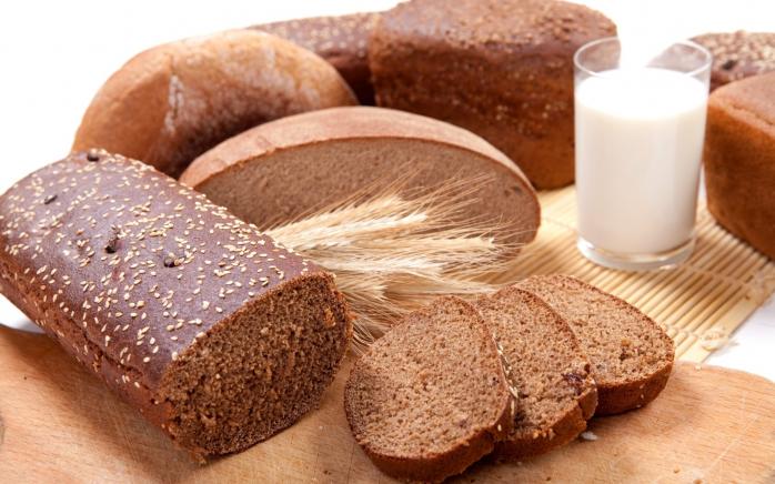 В Україні до кінця року знову подорожчають хліб і молоко