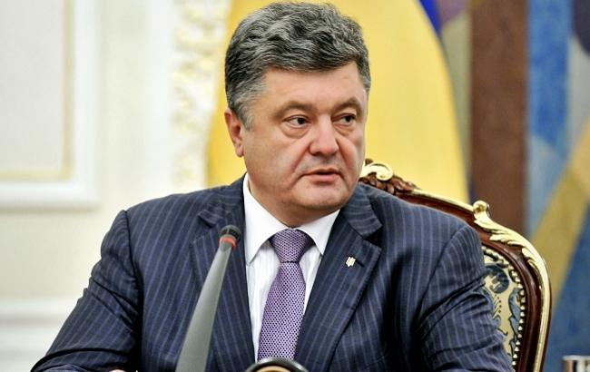 Порошенко заявив про збільшення військового бюджету у 2016 році