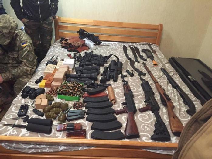 У организаторов покушения на Авакова изъяли оружие, взрывчатку и наркотики (ФОТО)