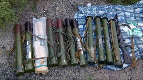 В Донецкой области обнаружен тайник с большим количеством оружия (ФОТО)