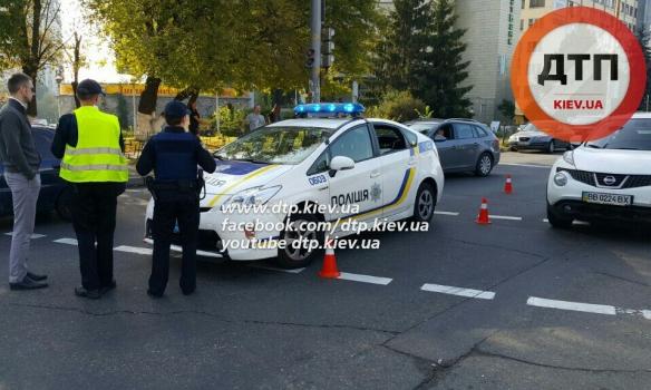 В Киеве полицейский автомобиль попал в ДТП (ФОТО)