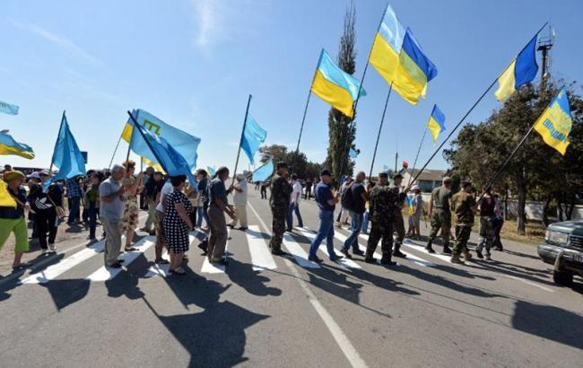 На кордоні з Кримом активісти розгортають додаткові рубежі