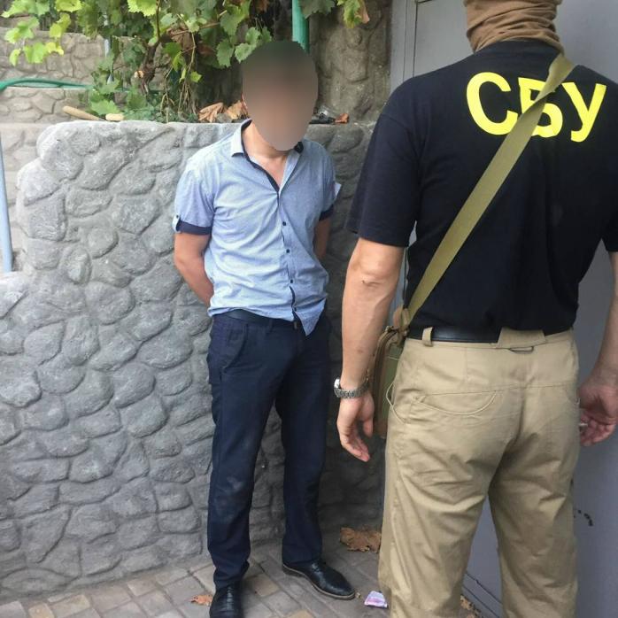 Суд арестовал одесского милиционера за взятку в 20 тыс. грн