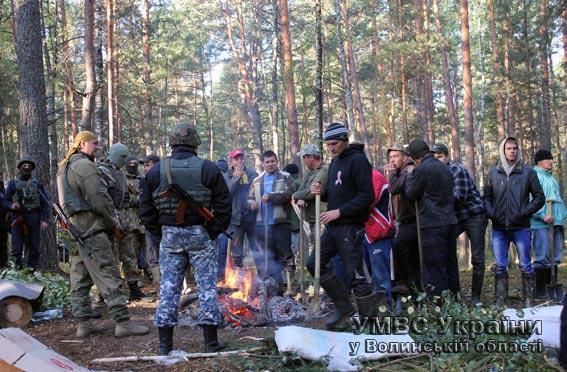 Янтарная война: на Волынь отправили тысячу силовиков, уже задержаны 17 копателей