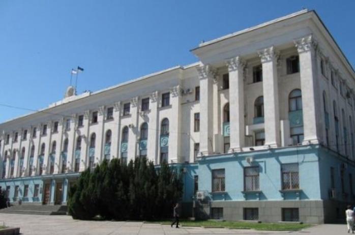 В Крыму обстреляли здание Совета министров