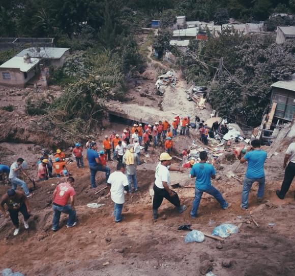 В Гватемале при оползне погиб 131 человек (ФОТО, ВИДЕО)