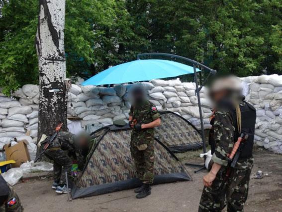 У Маріуполі міліції здалися четверо бойовиків ДНР
