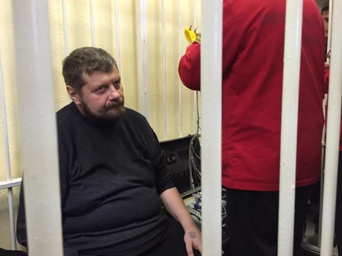 Радикала Мосийчука из суда повезли в больницу