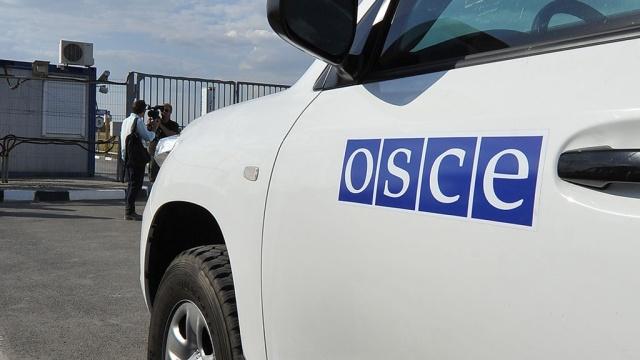 ОБСЕ зафиксировала проезд похоронных фургонов через границу Украины с РФ