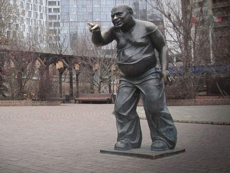 В Москве памятник актеру Леонову сдали на металлолом