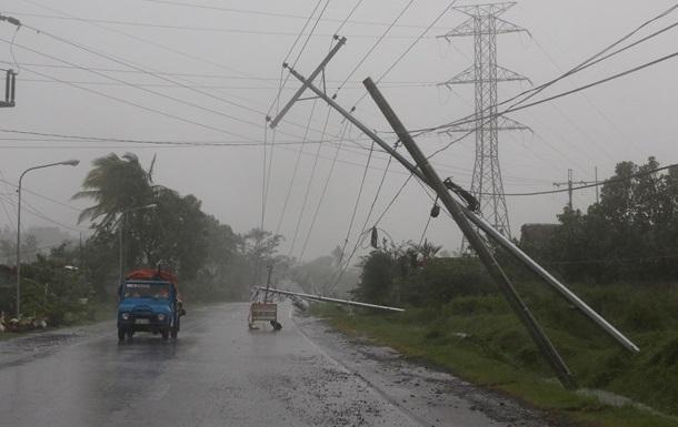 Потужний тайфун Коппу обрушився на Філіппіни