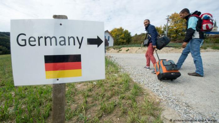 Глава відомства канцлера Німеччини пропонує депортувати 50% біженців
