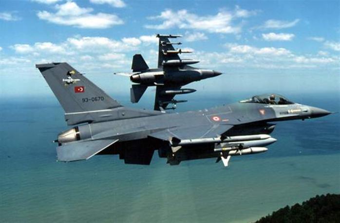 ЗМІ: Двадцять літаків ВПС Туреччини порушили повітряний простір Греції
