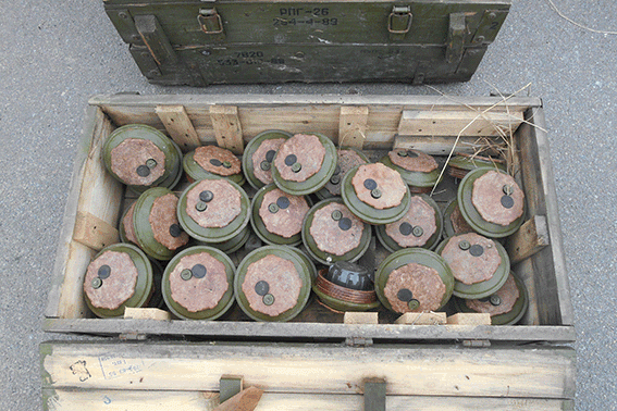 В Сватово обнаружили тайник со 171 противотанковой миной (ФОТО)
